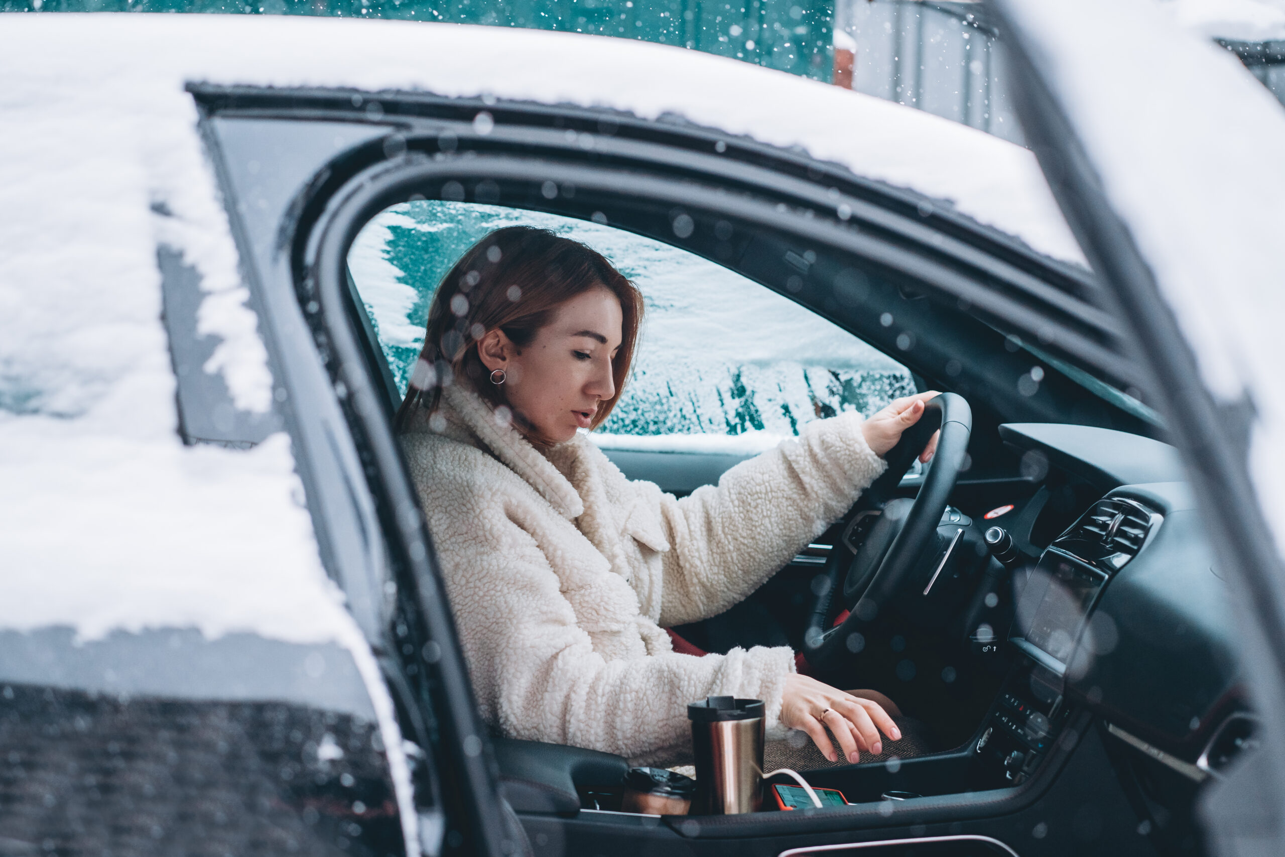 Keeping Safe While Driving in a Snow Storm